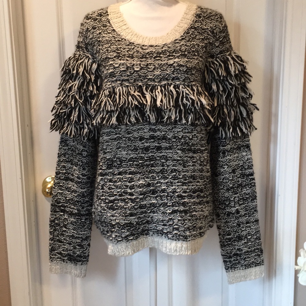 Banana Republic Fringe Sweater🌻